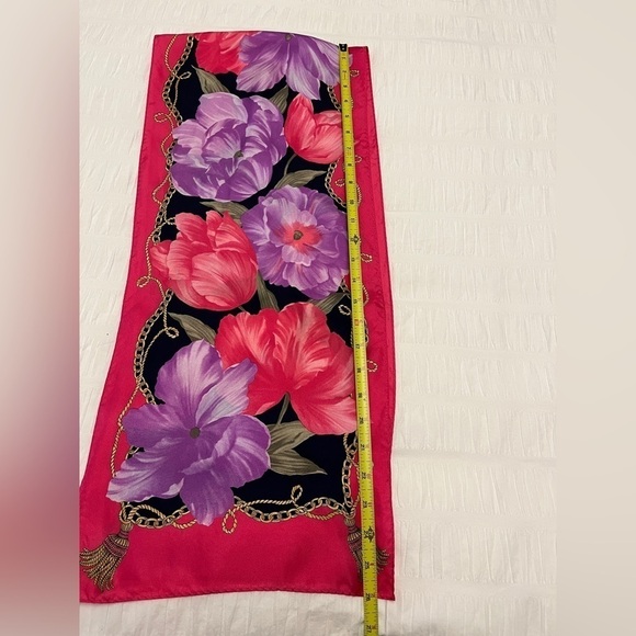 OSCAR by OSCAR DE LA RENTA Signed Silk Scarf Pink Purple Vibrant Floral Luxury - Picture 11 of 14